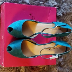 Women's Peep Toe Pumps